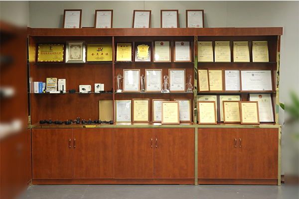 華威仕展示柜--.jpg